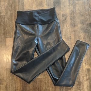 Assets by Spanx faux leather leggings size small